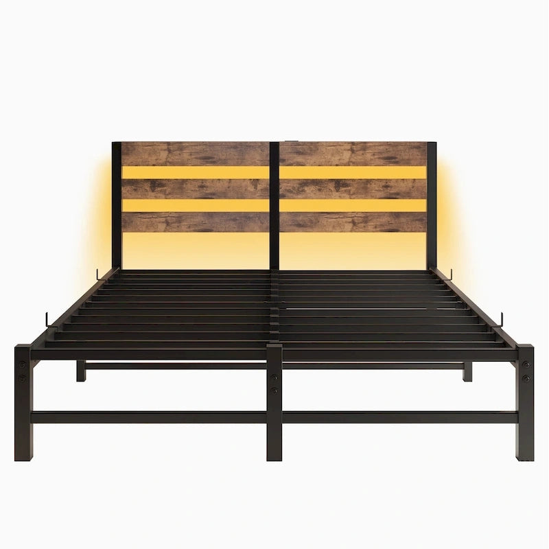 Letto matrimoniale moderno in metallo beige e marrone con testiera in legno, luci RGB e ripiano portaoggetti per camera da letto