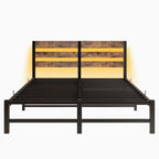 Letto matrimoniale moderno in metallo beige e marrone con testiera in legno, luci RGB e ripiano portaoggetti per camera da letto