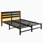 Letto matrimoniale moderno in metallo nero con testiera in legno e luci RGB