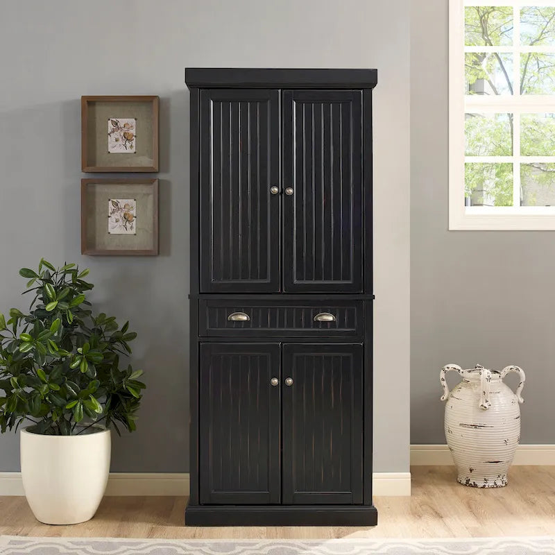 Dispensa da cucina con finitura nera anticata