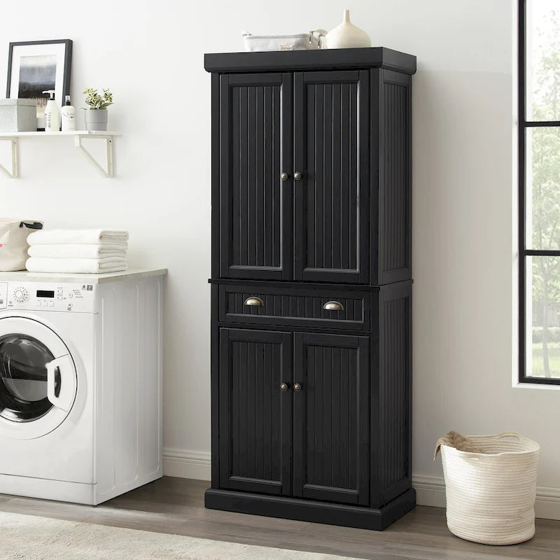 Dispensa da cucina con finitura nera anticata