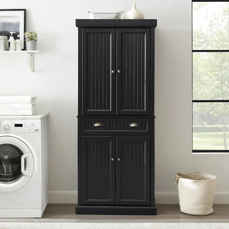Dispensa da cucina con finitura nera anticata